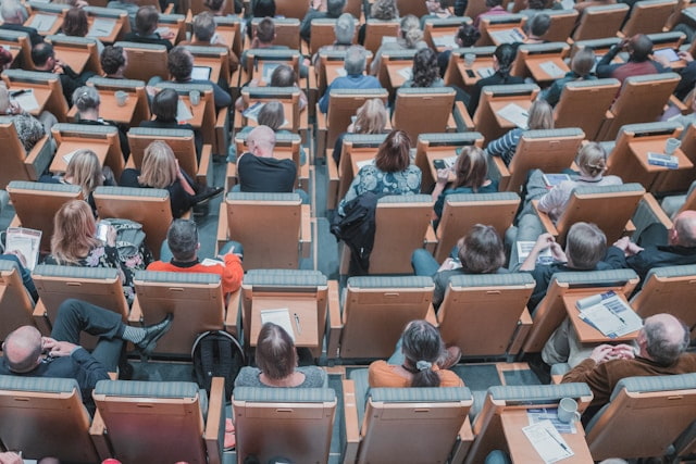 El presupuesto de capacitación contempla la modalidad de la misma, por ejemplo, si se har�� de forma presencial o formal